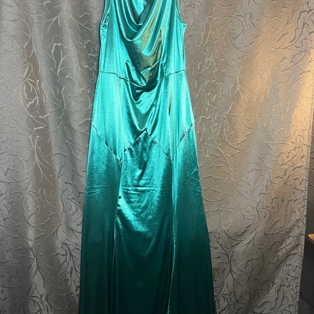 Elegant Green Evening Gown